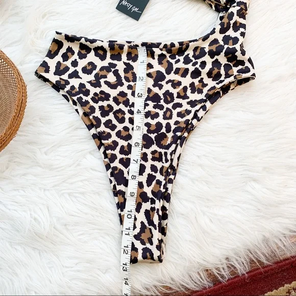 NastyGal | Leopard Cut Out Swimsuit Size 6 - Picture 3 of 4